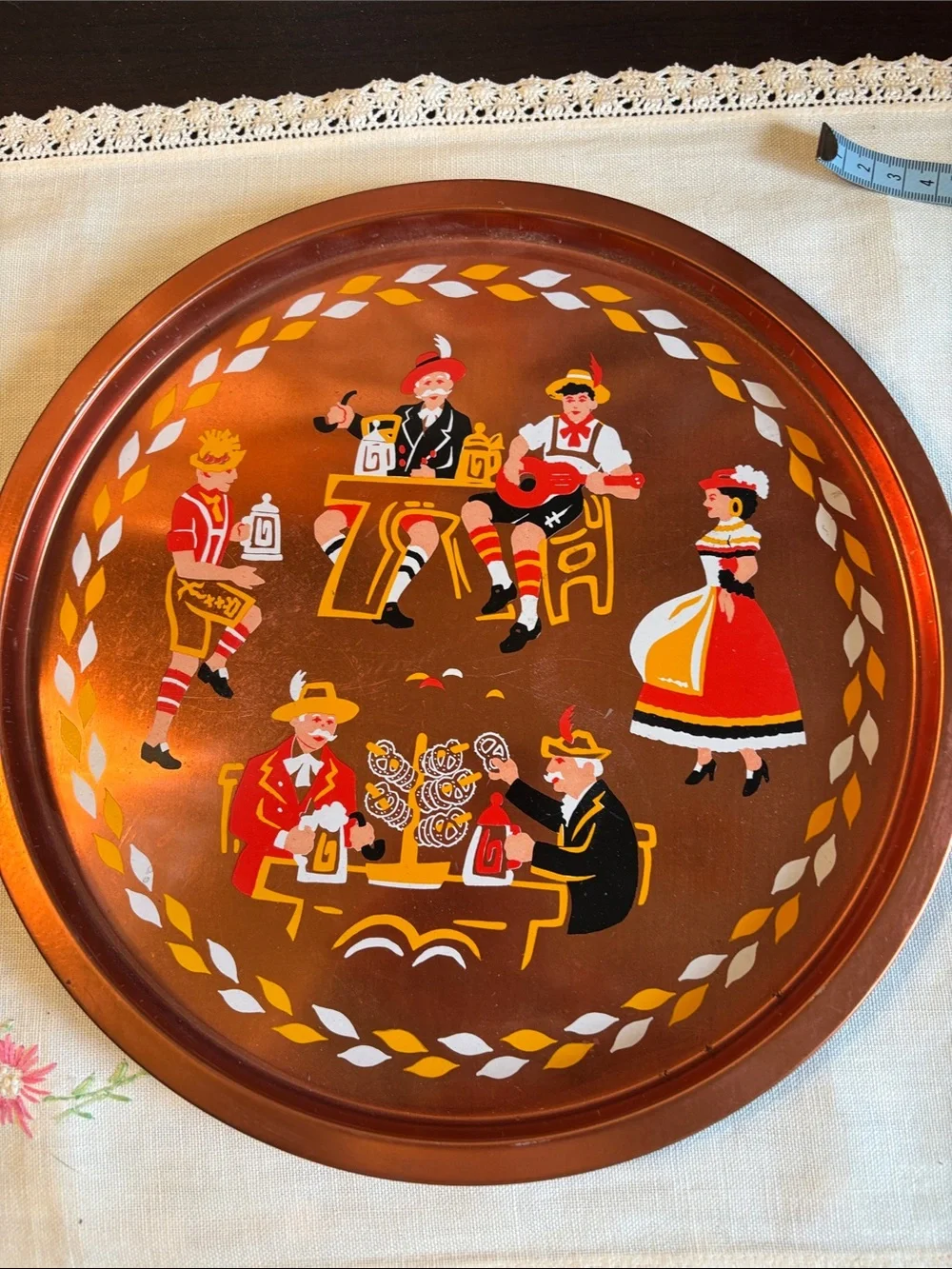 EUC VINTAGE metal serving tray featuring a Bavarian, Alpine, or Pennsylvania Dut